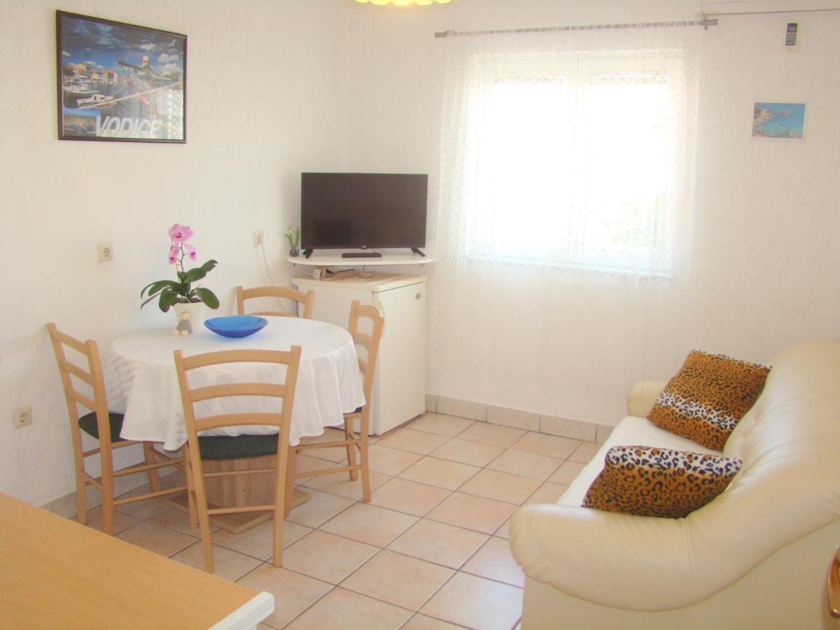 Apartments Ruza Vodice Oda fotoğraf